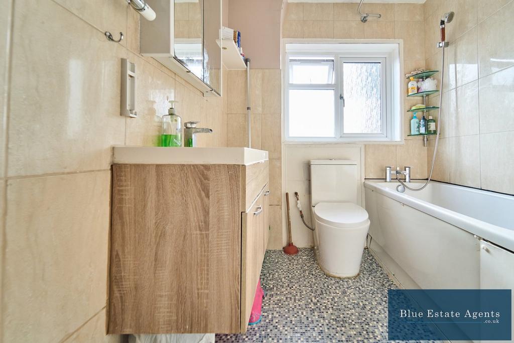 Family Bathroom Suite