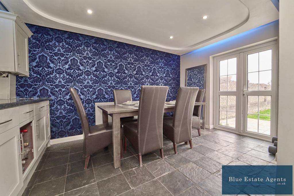 Kitchen &amp; Diner