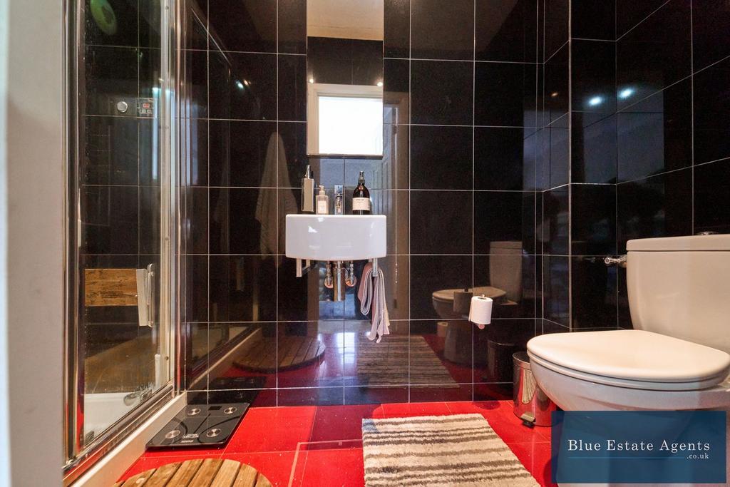 Ground Floor Bedroom En-Suite