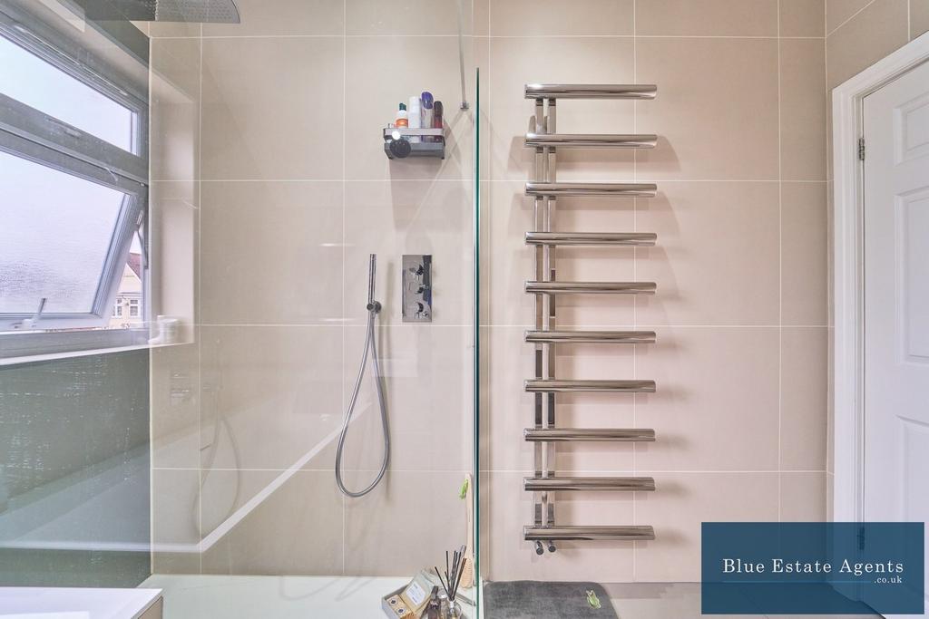 Family Bathroom Suite
