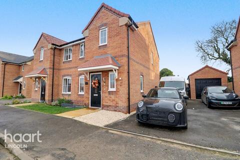 3 bedroom semi-detached house for sale, Aintree Drive, Market Rasen