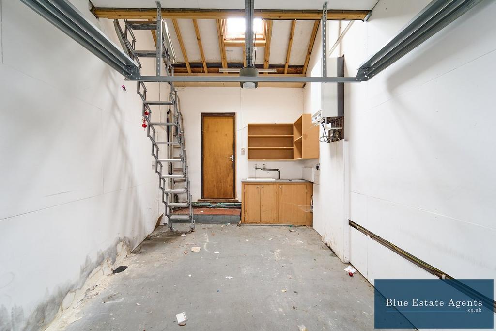 Side Garage Internal
