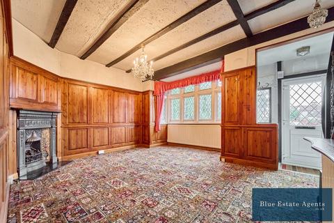 undefined, Ridgeway Road North, Isleworth, TW7
