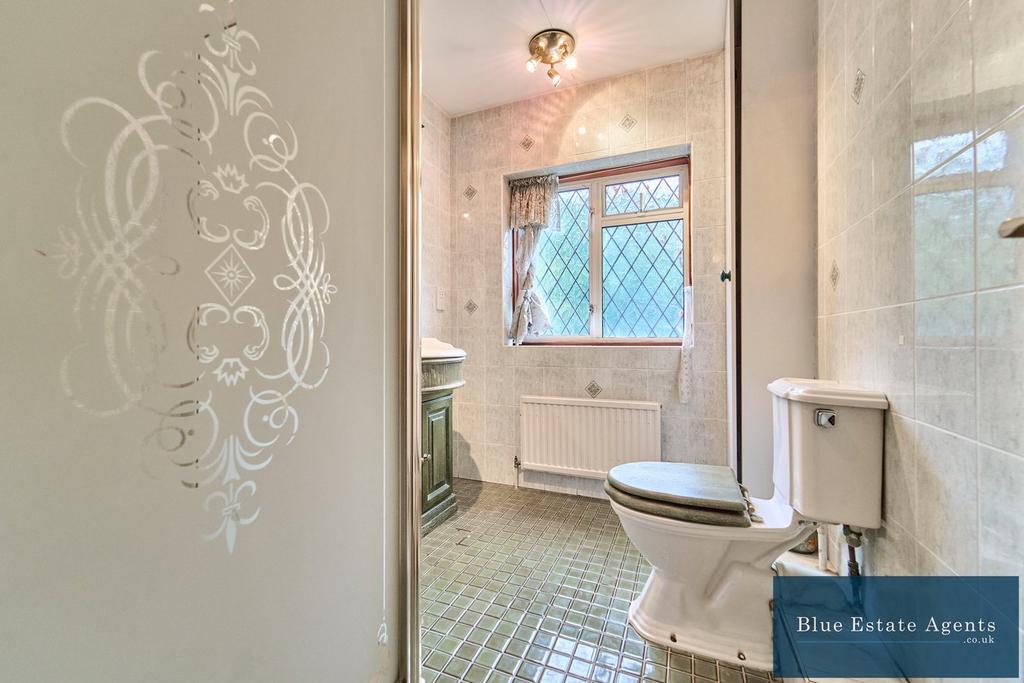 Family Shower Suite