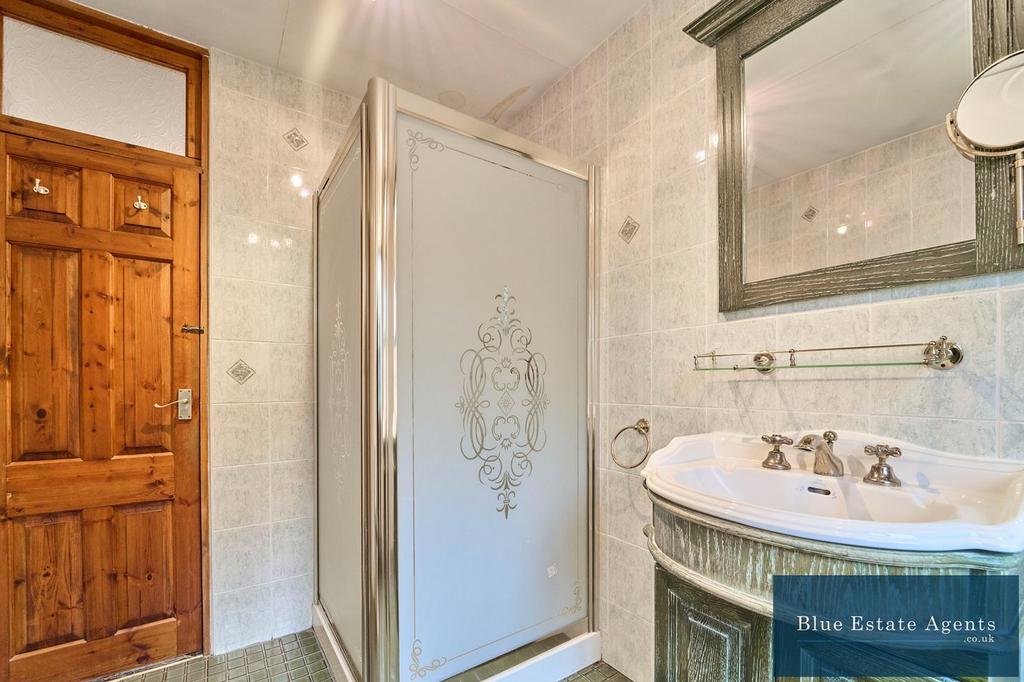 Family Shower Suite