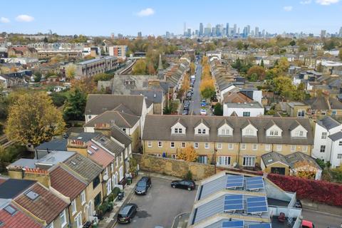 undefined, Kneller Road, London, Greater London