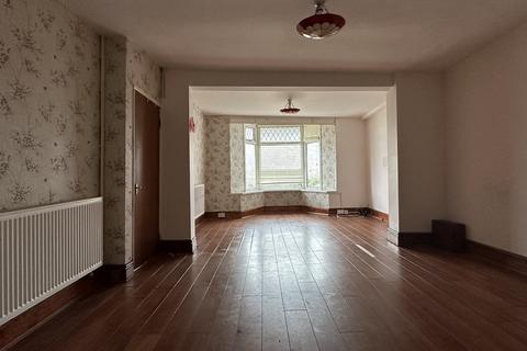 3 bedroom end of terrace house for sale, Commercial Street, Ystalyfera, Neath Port Talbot.