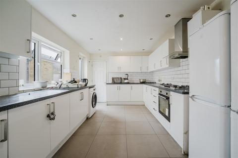 undefined, West End Road, Southall UB1