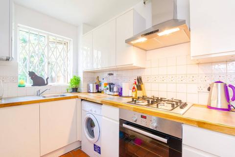 undefined, Finsbury Park Avenue, Finsbury Park, London, N4