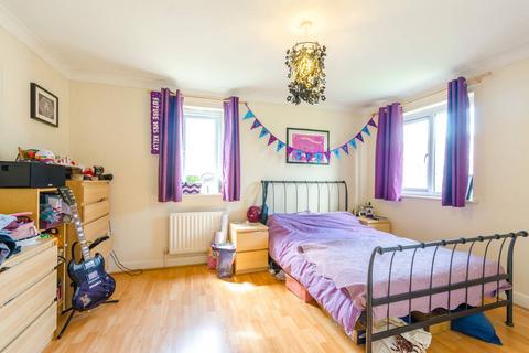 undefined, Finsbury Park Avenue, Finsbury Park, London, N4