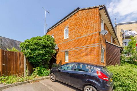 undefined, Finsbury Park Avenue, Finsbury Park, London, N4