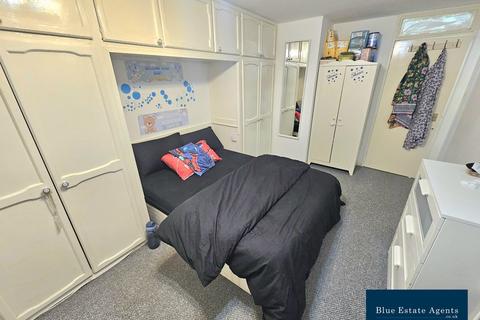 undefined, Vicarage Farm Road, Hounslow, TW5