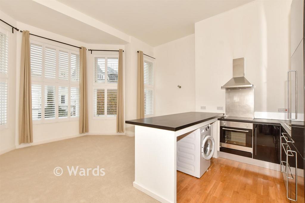 Lounge/ Kitchen