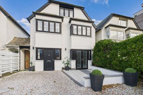 4 bedroom detached house for sale, Grand Avenue, Worthing, BN11