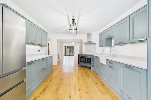 4 bedroom detached house for sale, Grand Avenue, Worthing, BN11
