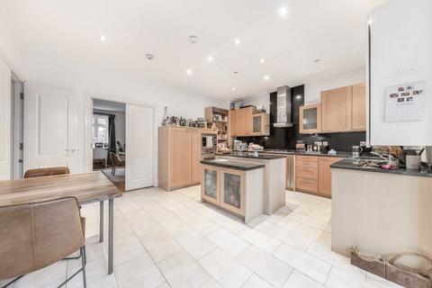 undefined, Kelsall Mews, Kew TW9