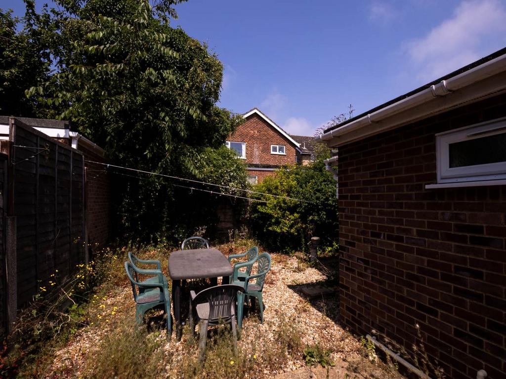 3brockenhurst studen