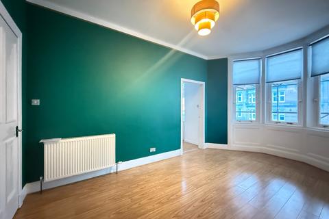 2 bedroom flat to rent, Tollcross Road