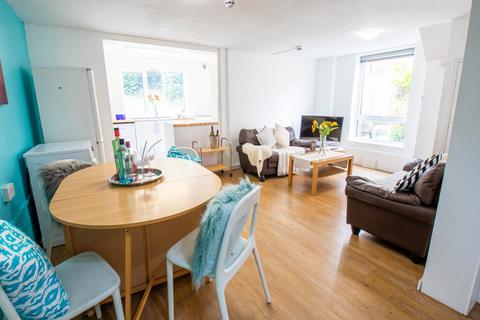 Tenterden Drive, Canterbury,