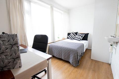 5 bedroom house to rent, Tenterden Drive, Canterbury,