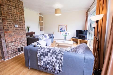 6 bedroom house to rent, Somner Close , Canterbury, Kent