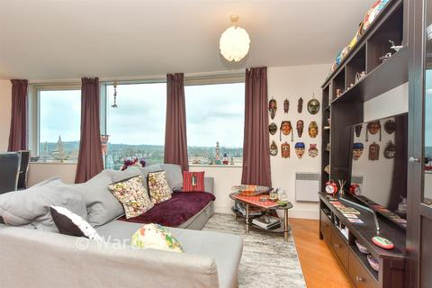 2 bedroom flat for sale, Marina Point East, Chatham ME4
