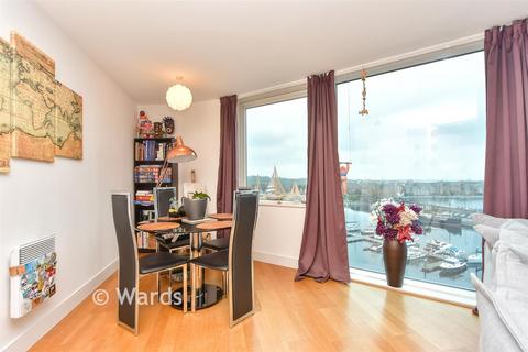 2 bedroom flat for sale, Marina Point East, Chatham ME4