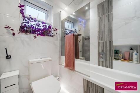 85138 flat north end road golders green london nw