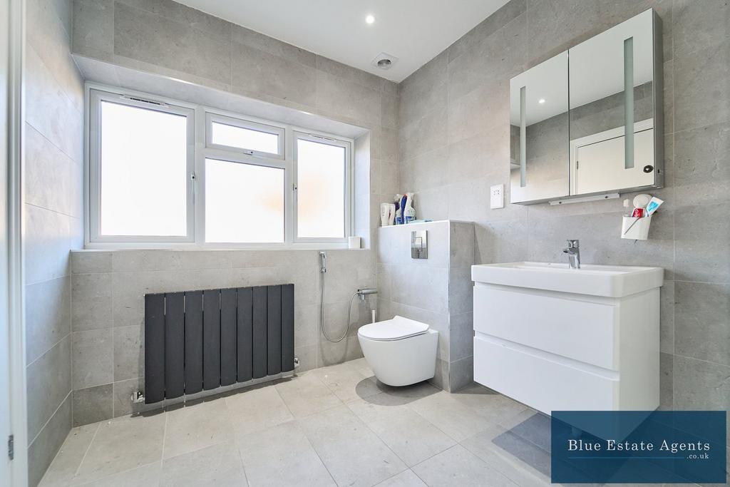 Ground Floor Shower & WC Suite