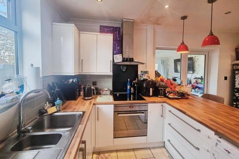2 bedroom semi-detached house for sale, Sunnymede Terrace, Doncaster DN6
