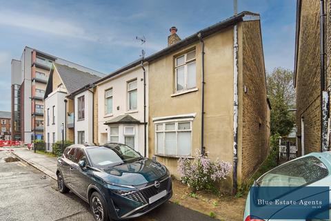 2 bedroom semi-detached house for sale, Upton Road, Hounslow, TW3