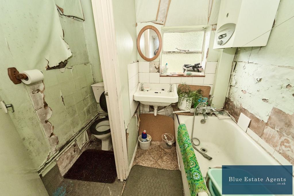 Ground Floor Bathroom Suite