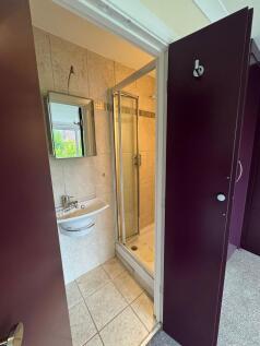 85138 flat the vale golders green london nw11 8st