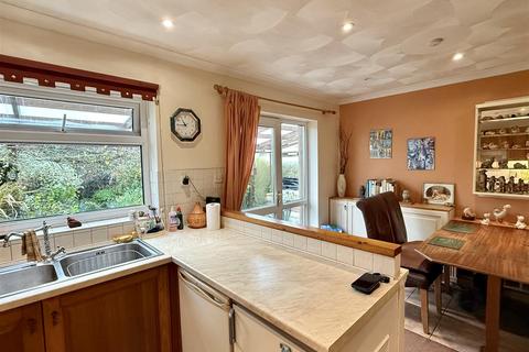undefined, Waterloo Road, Capel Hendre
