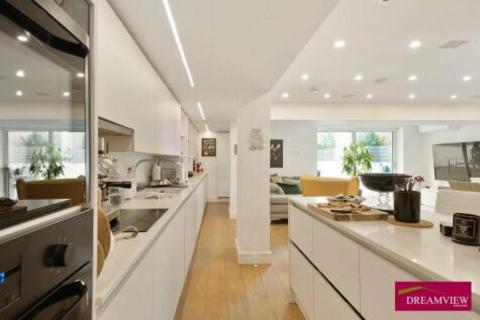 undefined, Highview House, NW4