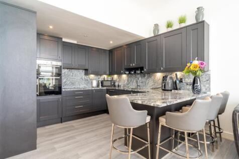 85138 flat west hall beningfield drive st albans 