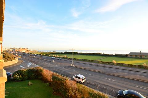2 bedroom flat for sale, Kingsway, Hove, BN3