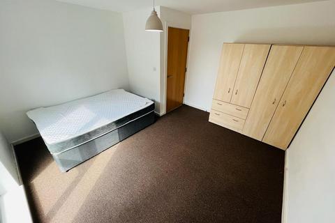 2 bedroom flat to rent, Ordsall Lane, Manchester M5
