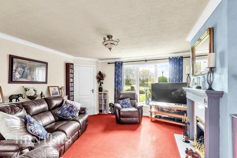 3 bedroom townhouse for sale, Birch Road, Wardle, Rochdale OL12 9LX
