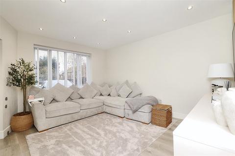 3 bedroom house for sale, Walshford Way, Borehamwood