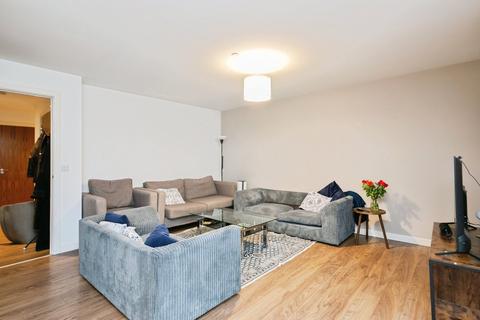 3 bedroom apartment for sale, Sillavan Way, Salford M3