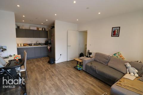 1 bedroom apartment to rent, Woodall Road, Enfield