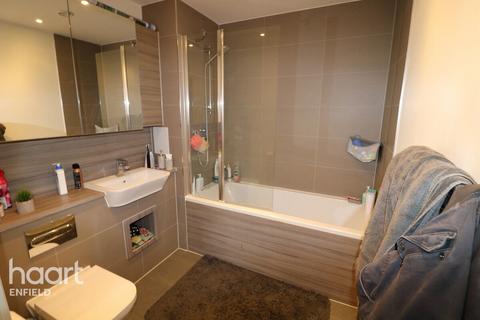 1 bedroom apartment to rent, Woodall Road, Enfield