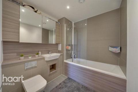 1 bedroom apartment to rent, Woodall Road, Enfield