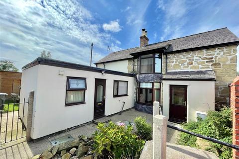 Bangor Road, Wrexham LL14