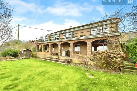 4 bedroom detached house for sale, Francis Road, Wrexham LL11