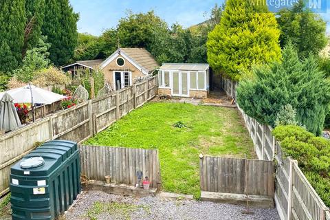3 bedroom end of terrace house for sale, Moreton View, Wrexham LL13
