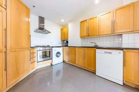 2 bedroom flat to rent, Worple Road, Wimbledon