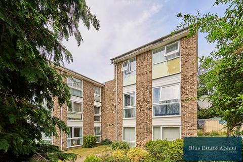 2 bedroom flat for sale, Oakley Close, Isleworth, TW7