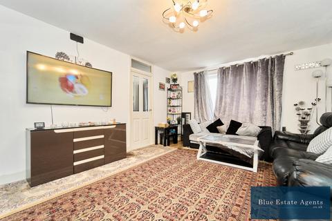2 bedroom flat for sale, Oakley Close, Isleworth, TW7